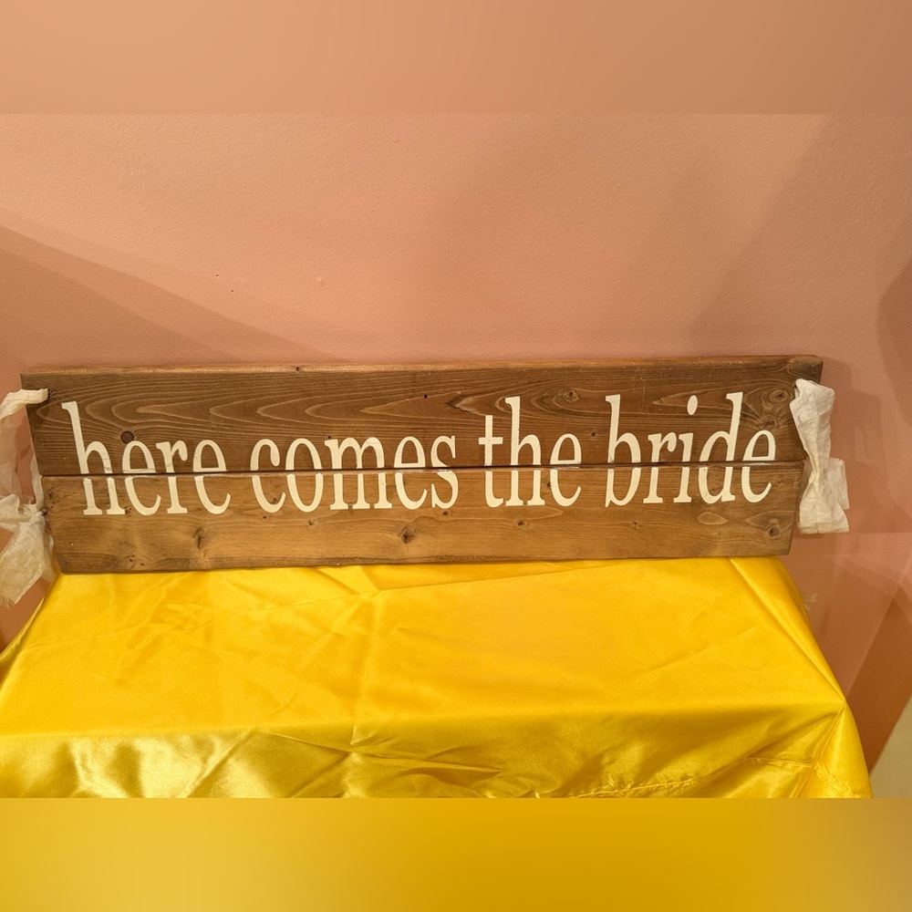 Wooden 'Here Comes the Bride' Sign